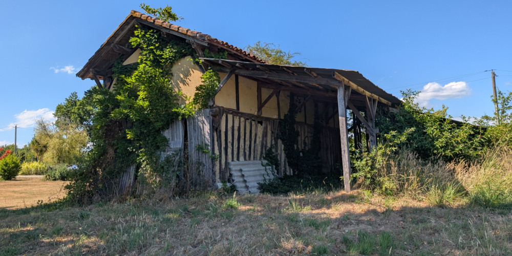 terrain à MONT DE MARSAN (40000)